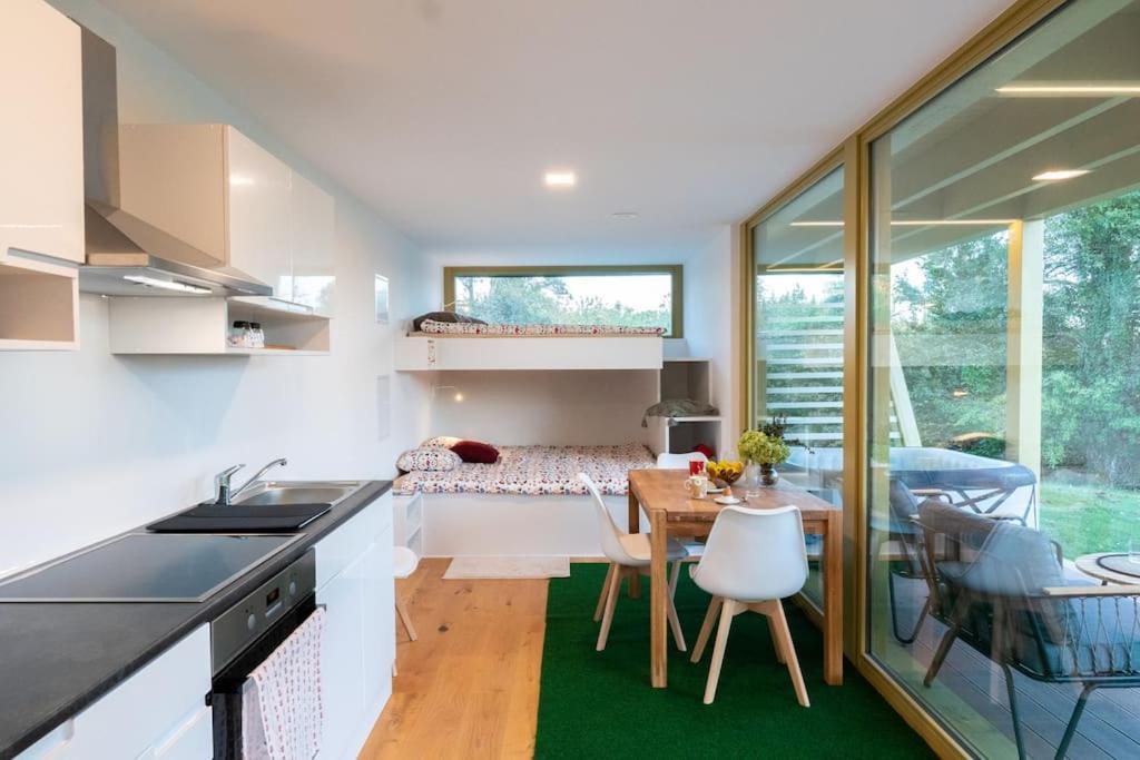 Holiday House Hona Lux Velike Lasce Extérieur photo