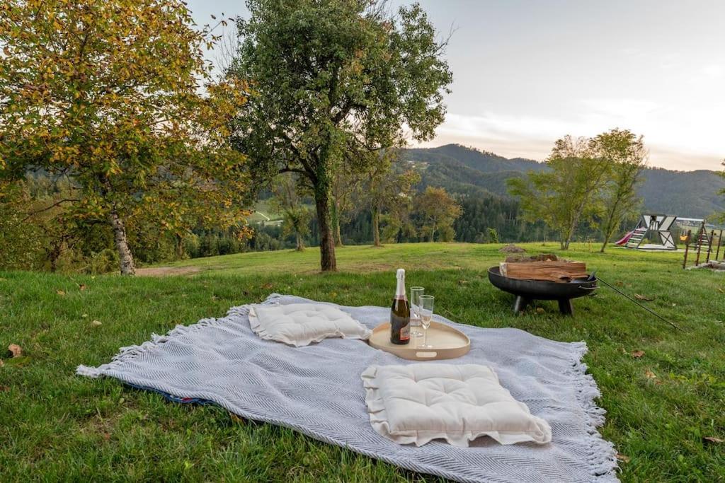 Holiday House Hona Lux Velike Lasce Extérieur photo