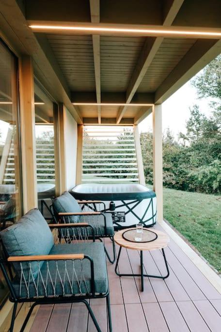 Holiday House Hona Lux Velike Lasce Extérieur photo