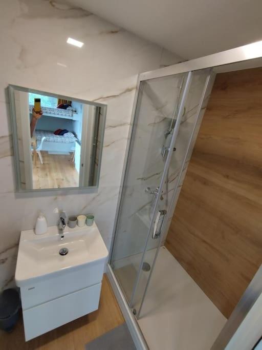 Holiday House Hona Lux Velike Lasce Extérieur photo